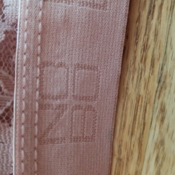 (L) No Boundaries NOBO Lace Pastel Neutral Contemporary Dainty Feminine Classic - Picture 6 of 7